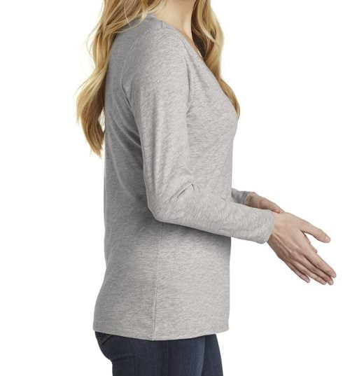 District Women’s Very Important Tee Long Sleeve V-Neck