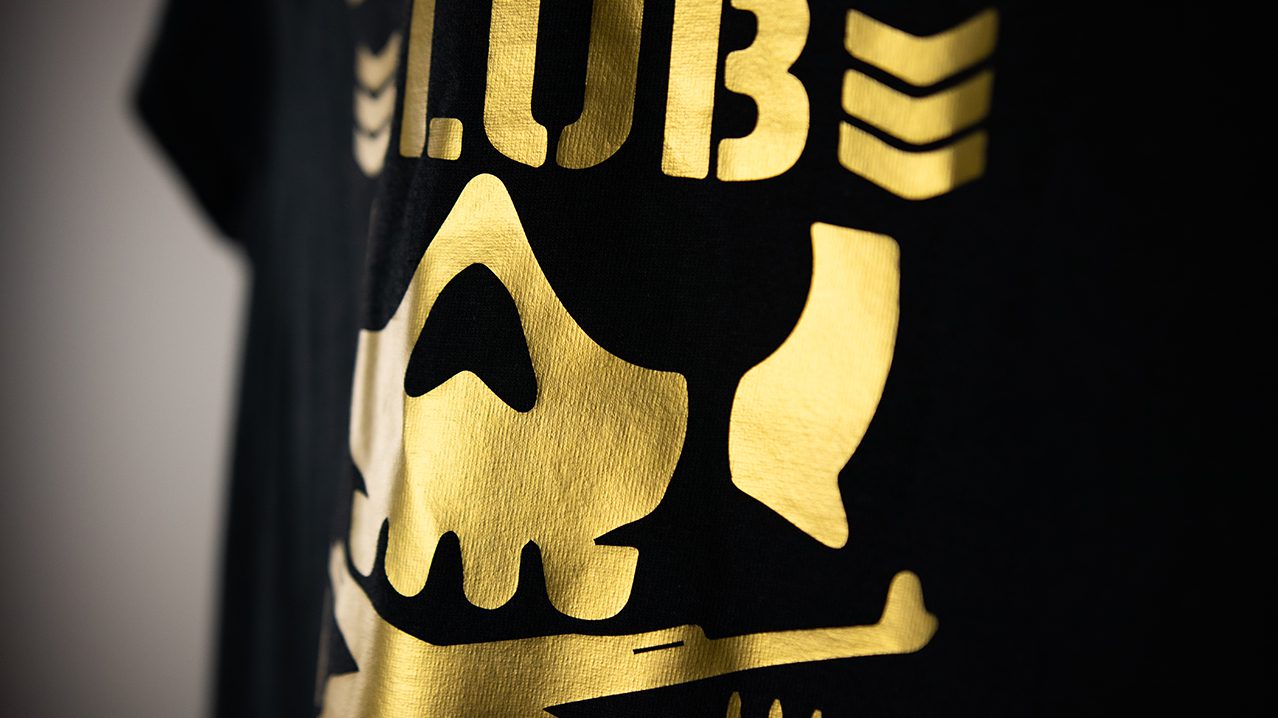 Adding Shine to your Vinyl Design